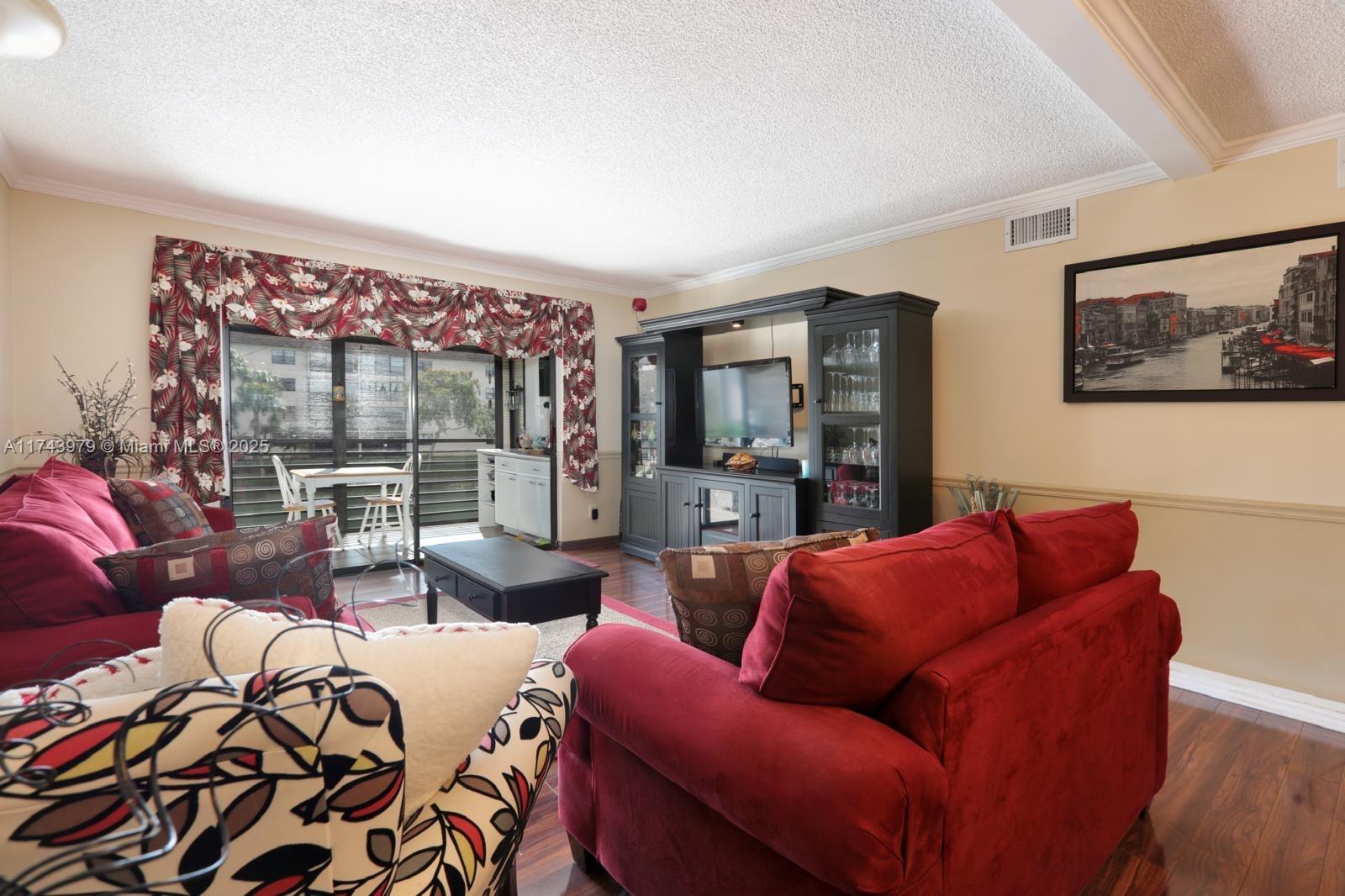 4940 E Sabal Palm Blvd #203, Tamarac, Florida image 8