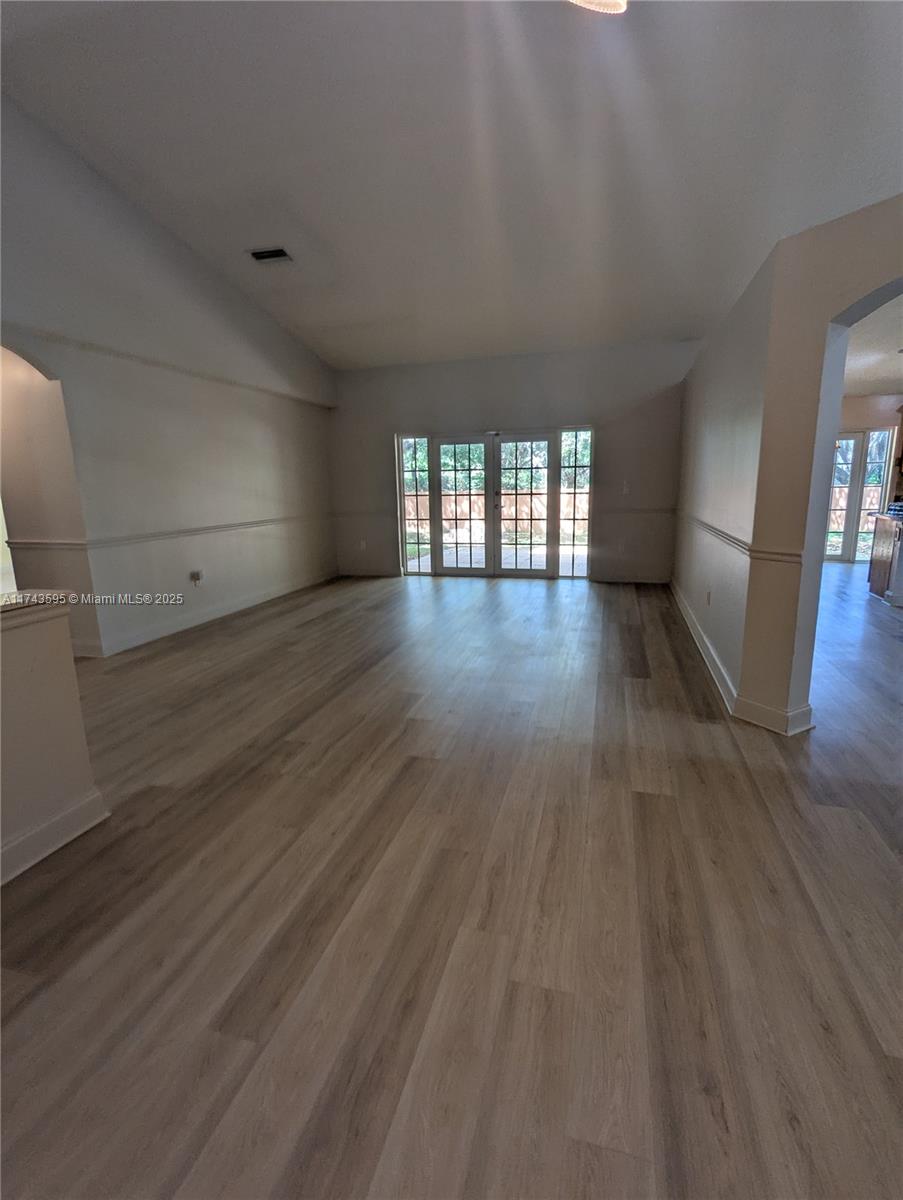 Listing Photo 13