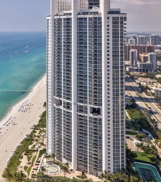 Apartamento à Venda em Sunny Isles Beach, FL