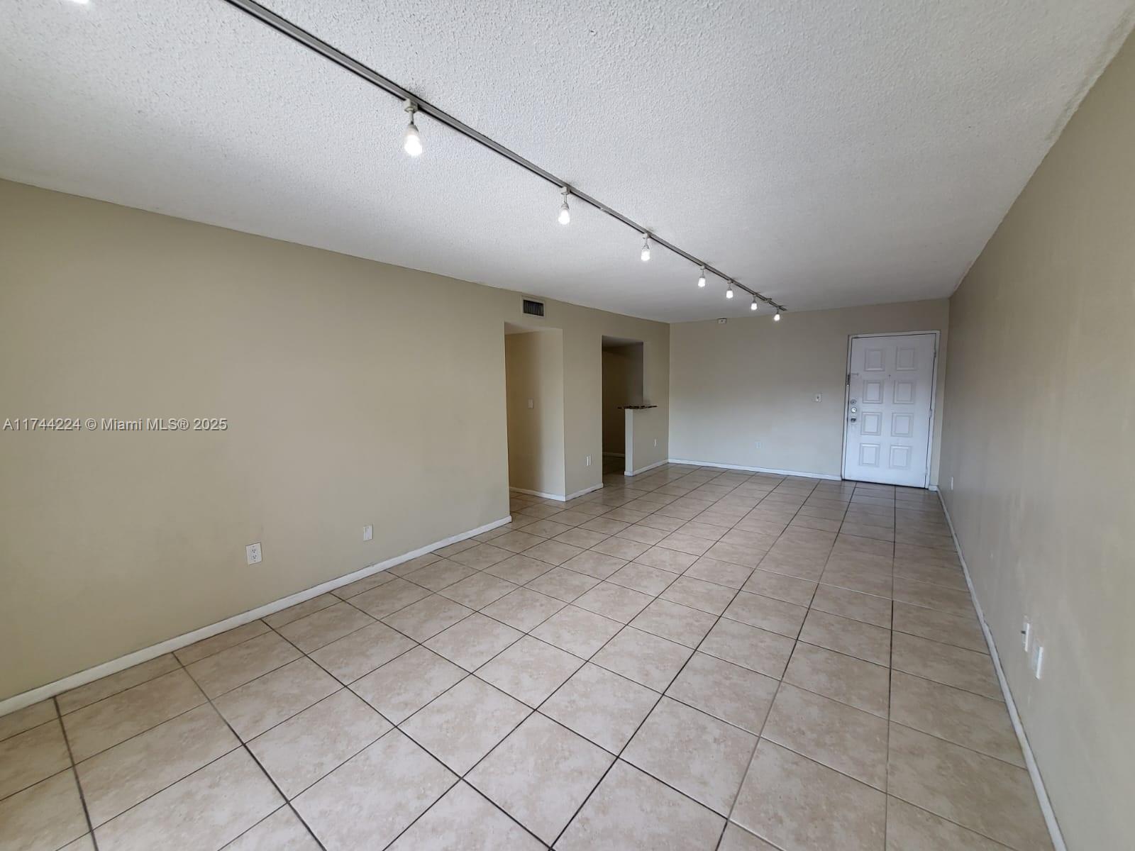 711 N Pine Island Rd #407, Plantation, Florida image 3