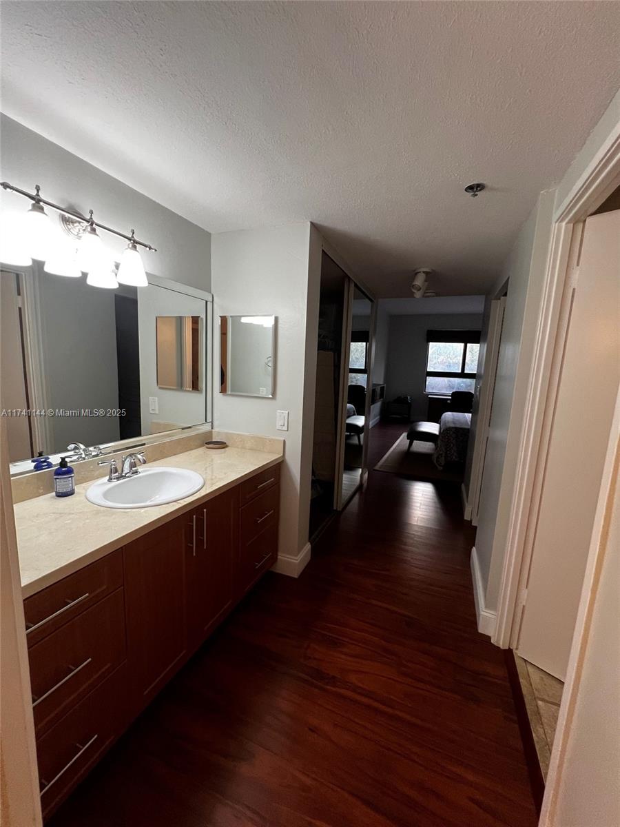 251 Crandon Blvd #108, Key Biscayne FL 33149