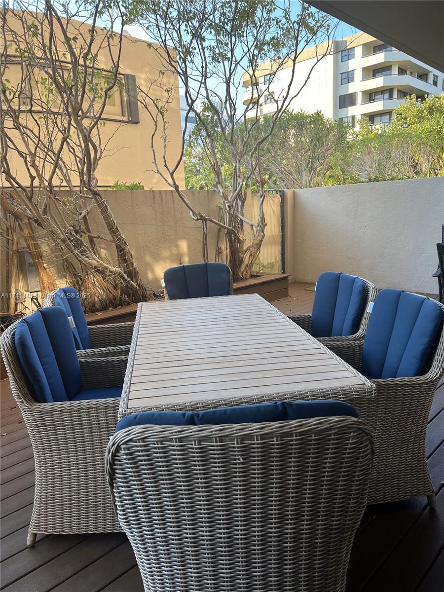 251 Crandon Blvd #108, Key Biscayne FL 33149