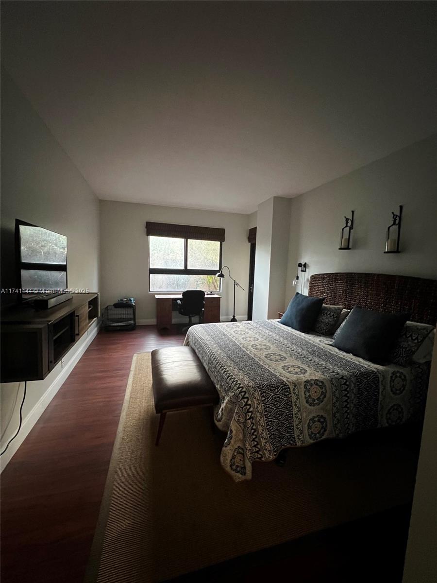 251 Crandon Blvd #108, Key Biscayne FL 33149