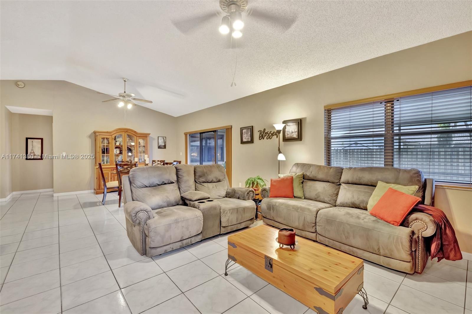 5911 Epsom Ln, Davie, Florida image 13