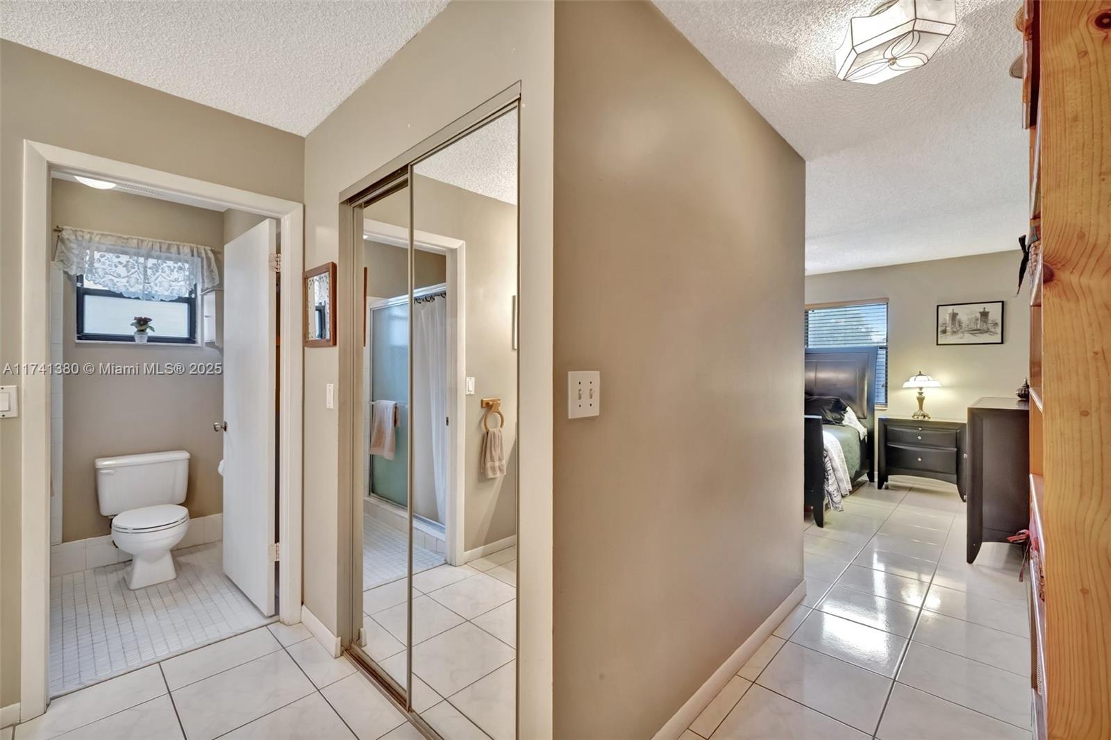 5911 Epsom Ln, Davie, Florida image 19