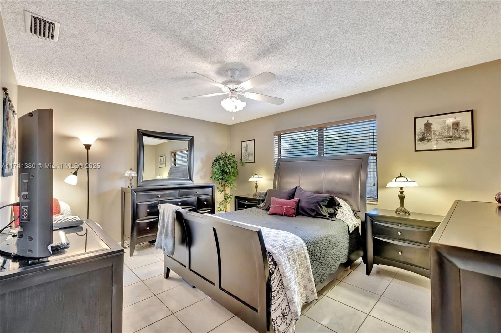 5911 Epsom Ln, Davie, Florida image 20