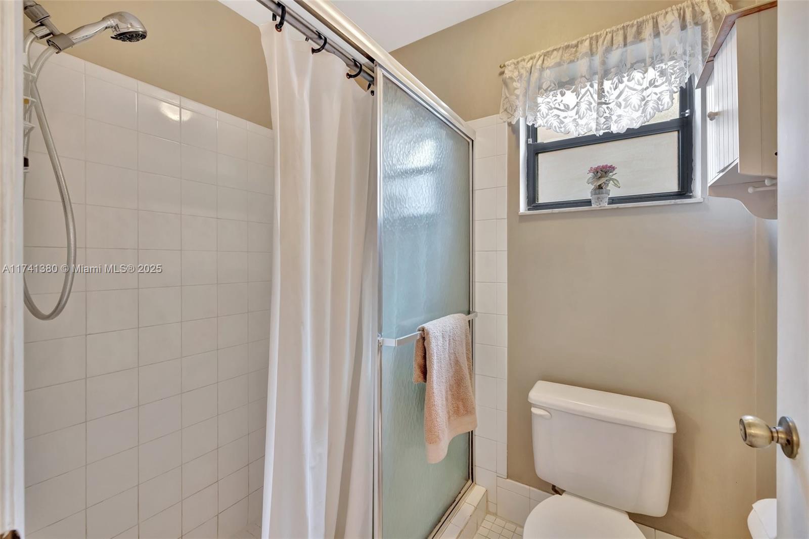 5911 Epsom Ln, Davie, Florida image 23