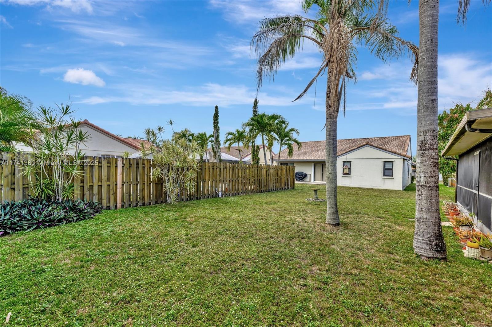 5911 Epsom Ln, Davie, Florida image 37