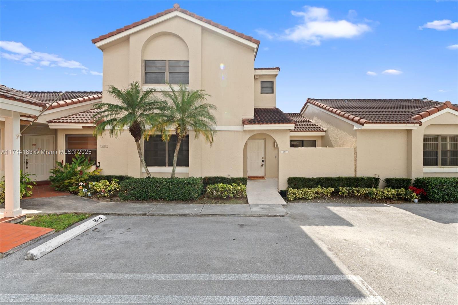 Residential, Hialeah, Florida image 1