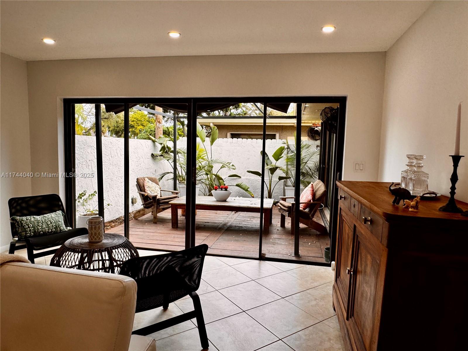 109 Heatherbrook Way #146, Hollywood, Florida image 2