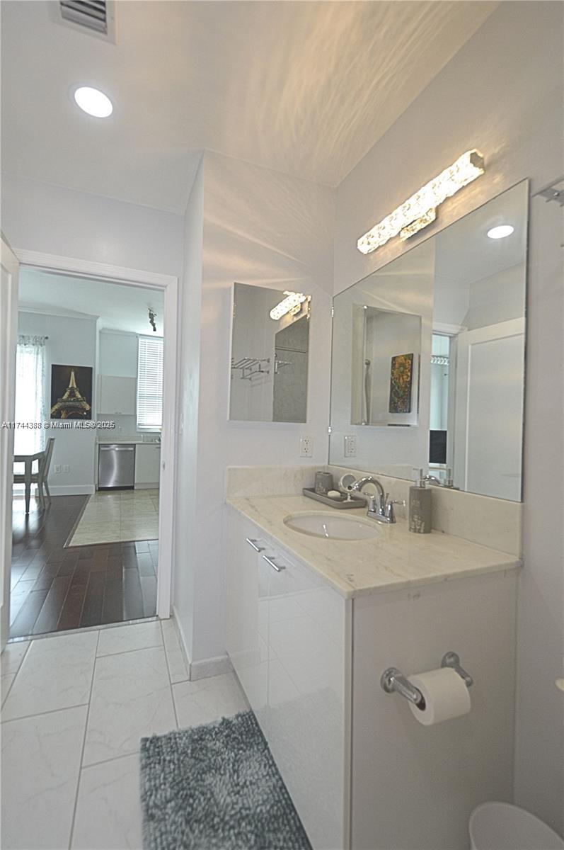 133 NE 2nd Ave #1119, Miami FL 33132