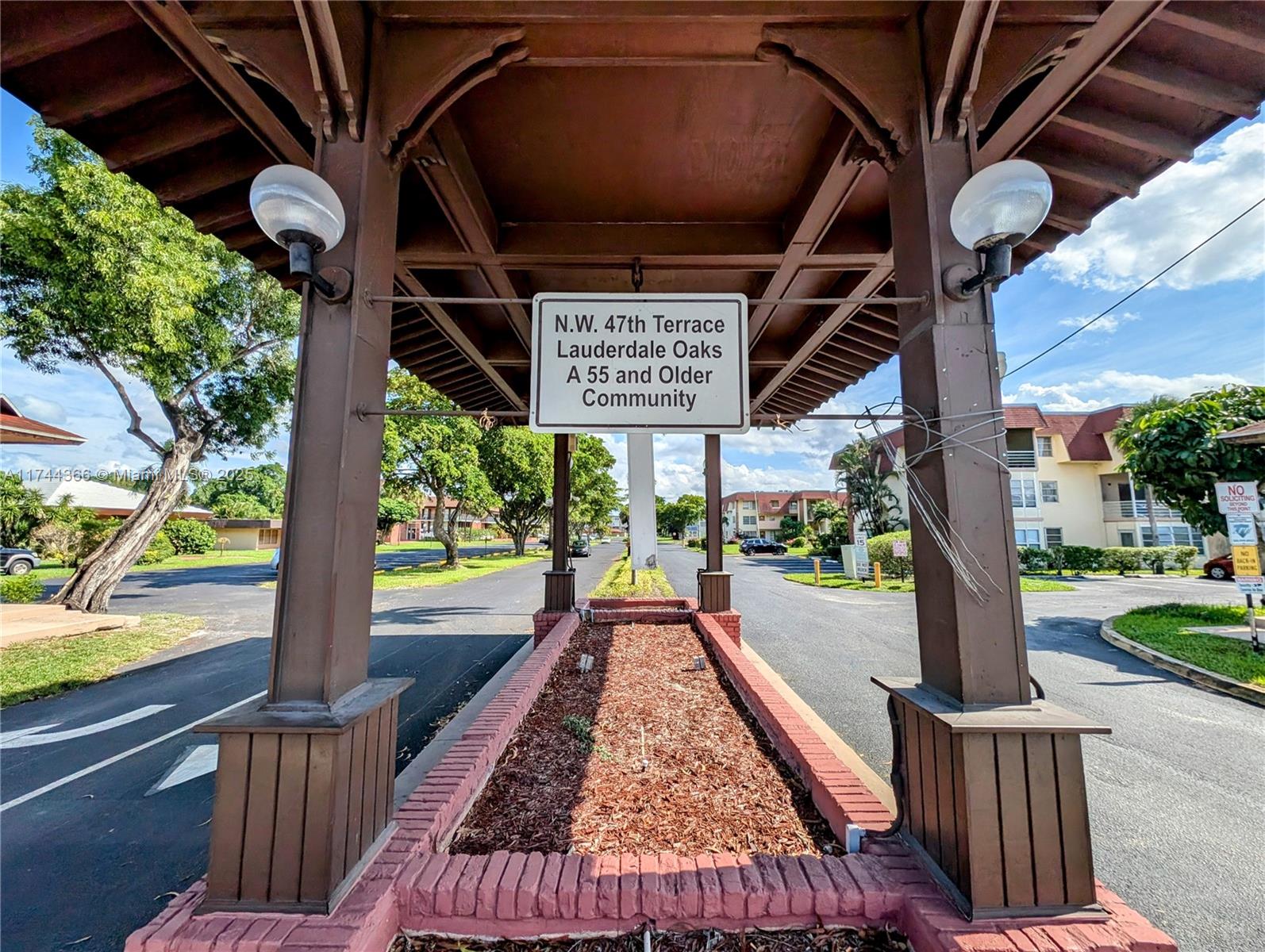 listing main picture