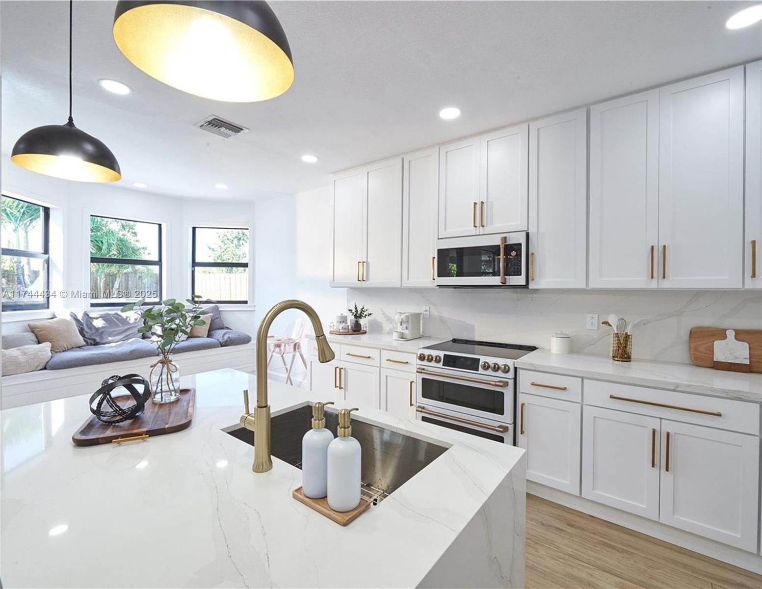 15565 176th Ter, Miami, Florida 33187