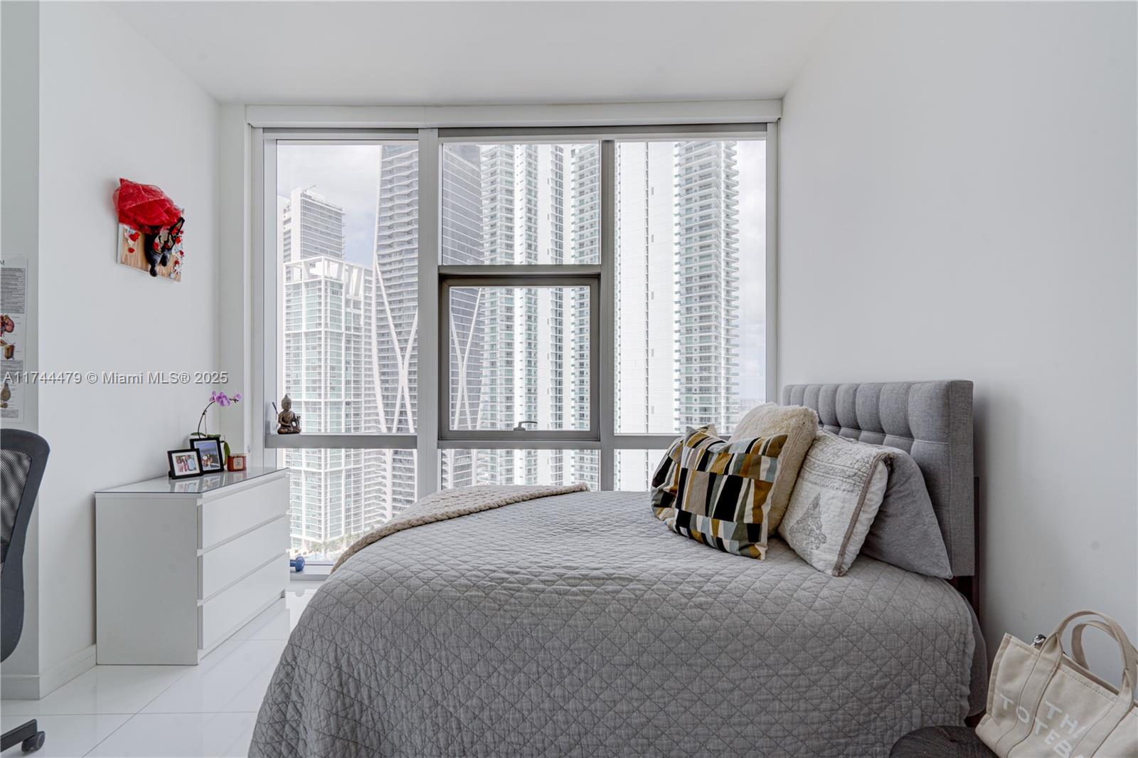 851 NE 1st Ave #2901, Miami FL 33132
