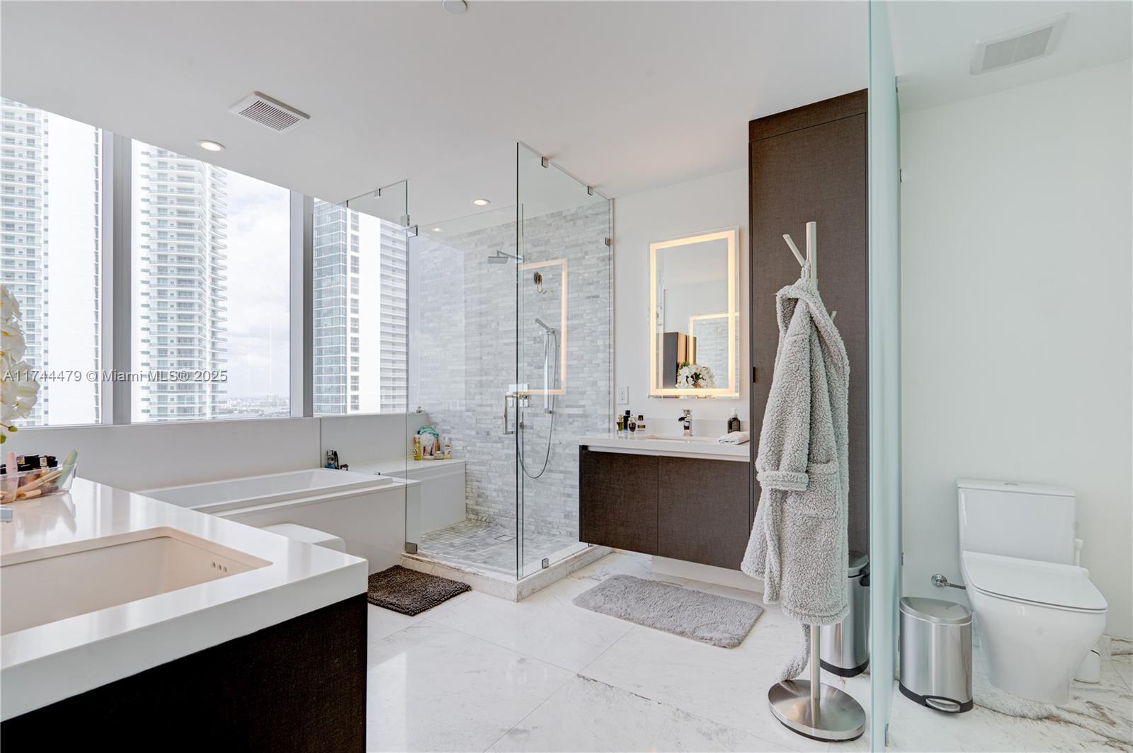 851 NE 1st Ave #2901, Miami FL 33132