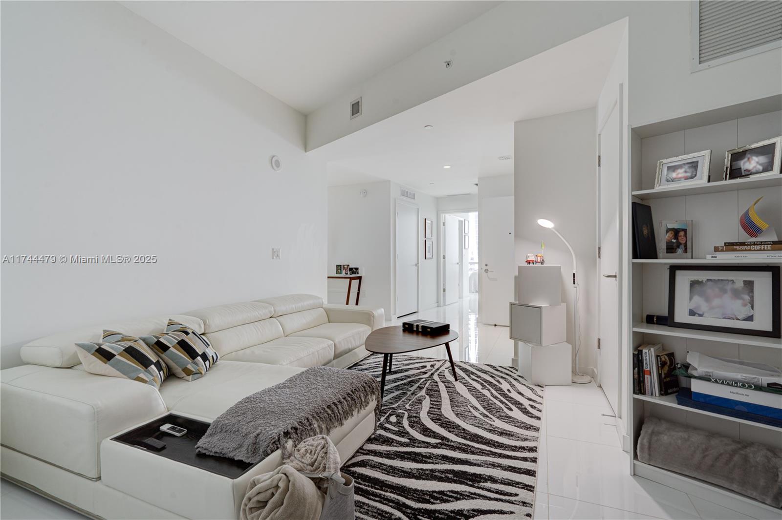 851 NE 1st Ave #2901, Miami FL 33132
