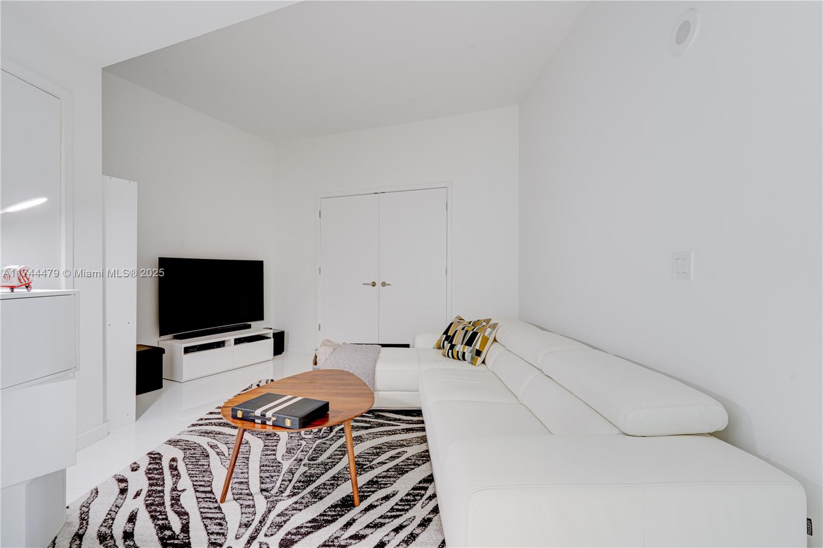 851 NE 1st Ave #2901, Miami FL 33132