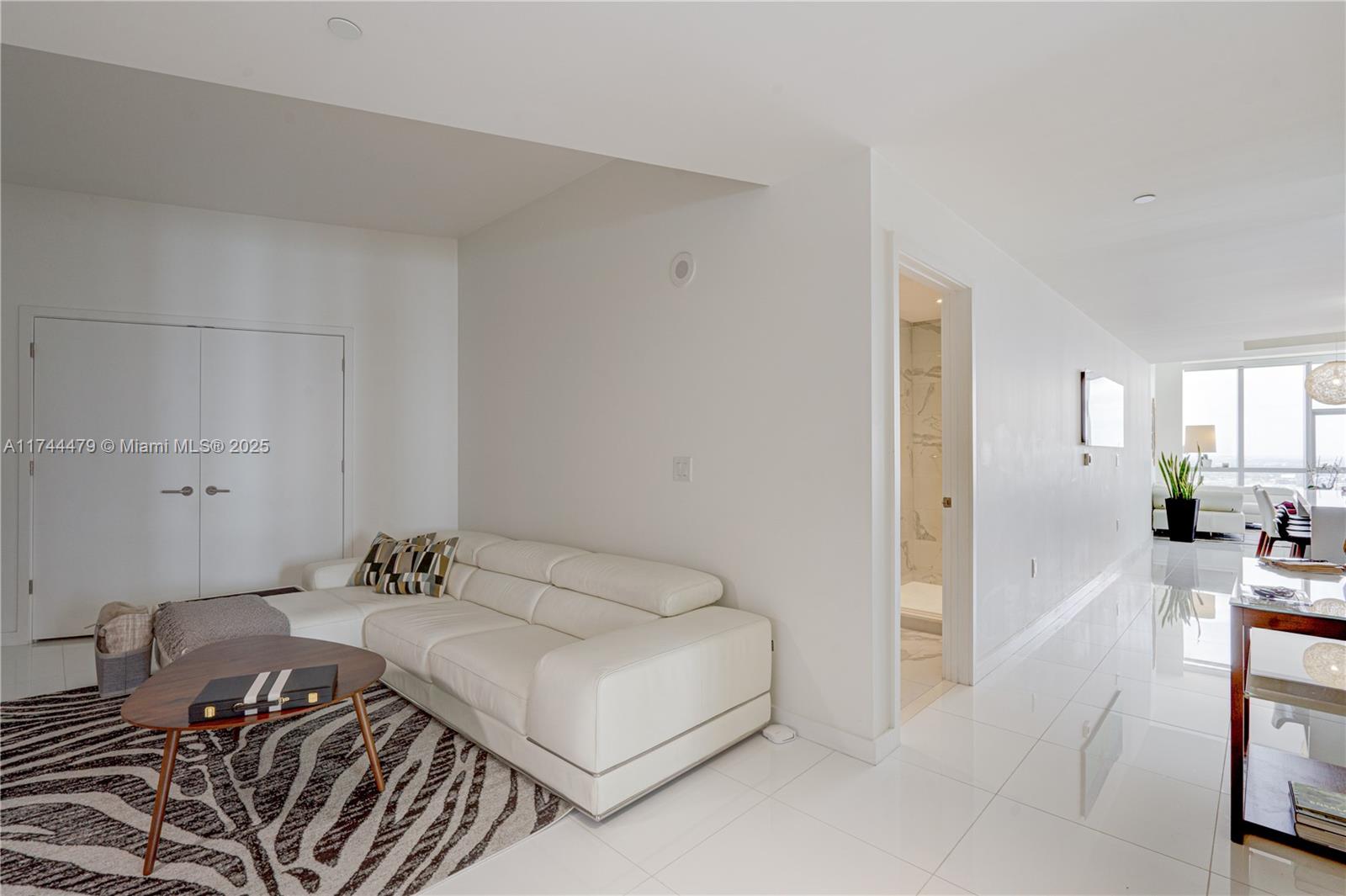 851 NE 1st Ave #2901, Miami FL 33132