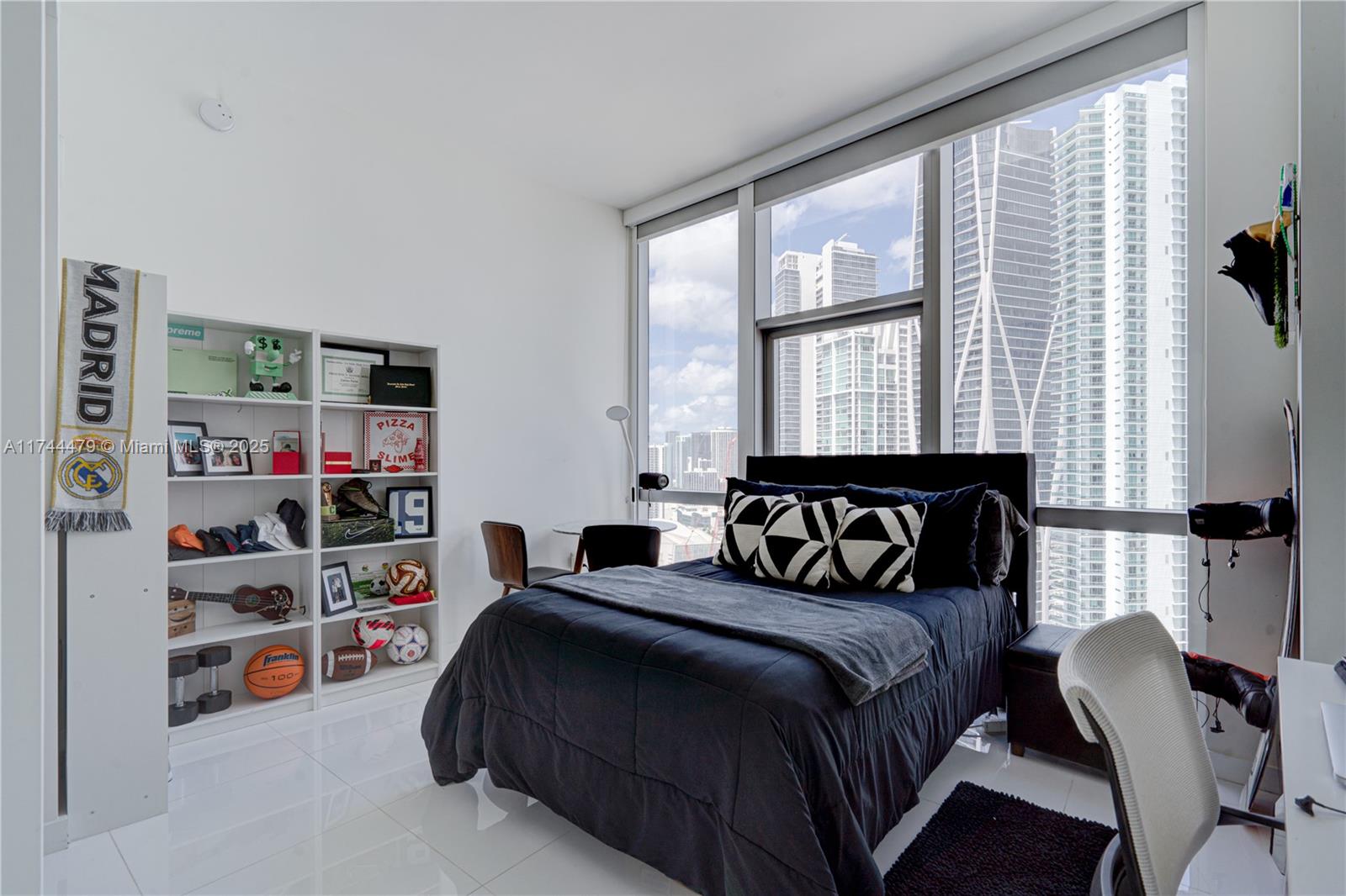 851 NE 1st Ave #2901, Miami FL 33132