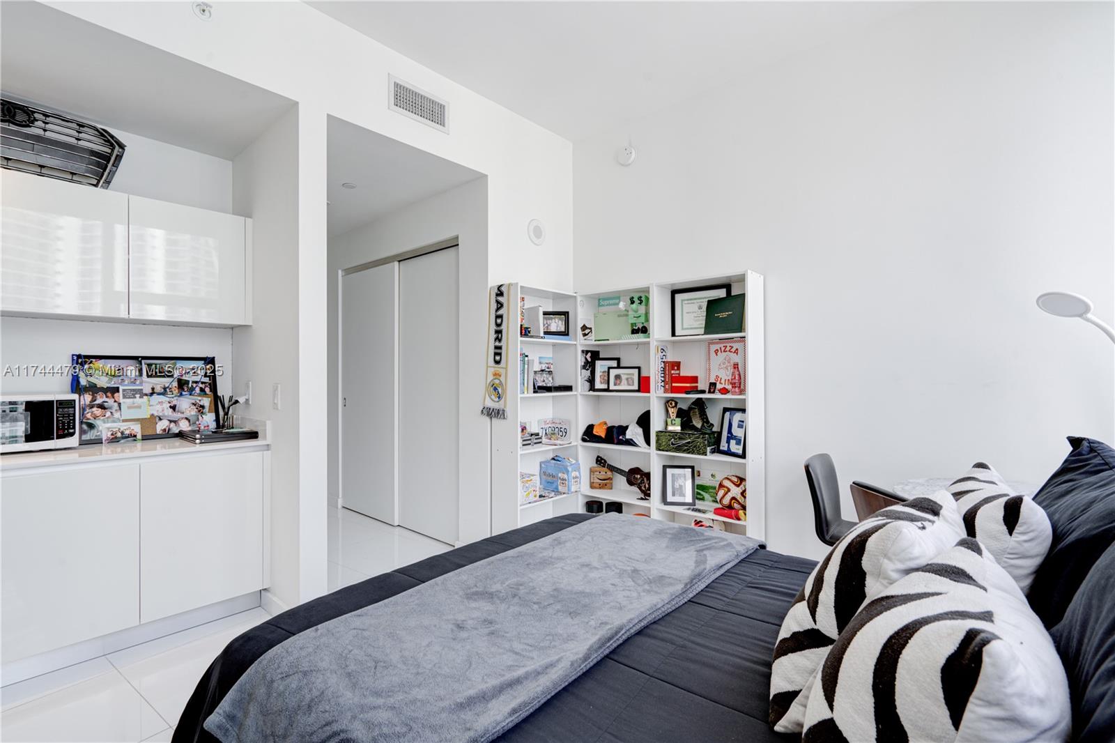 851 NE 1st Ave #2901, Miami FL 33132