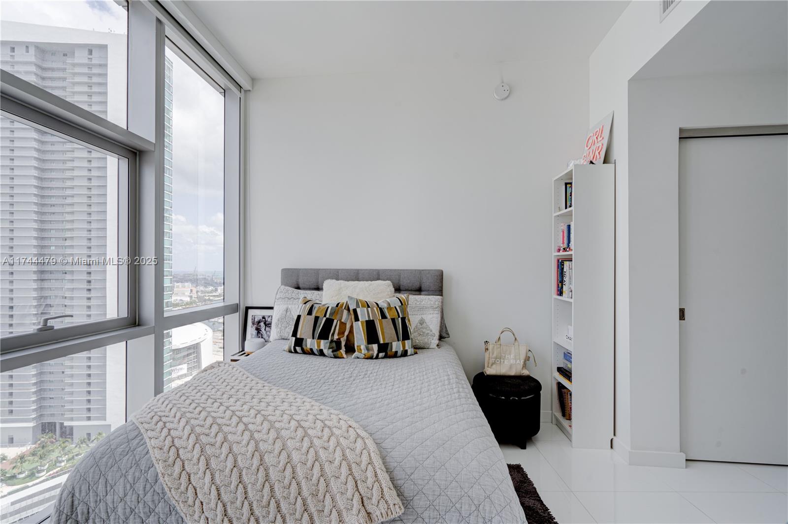 851 NE 1st Ave #2901, Miami FL 33132
