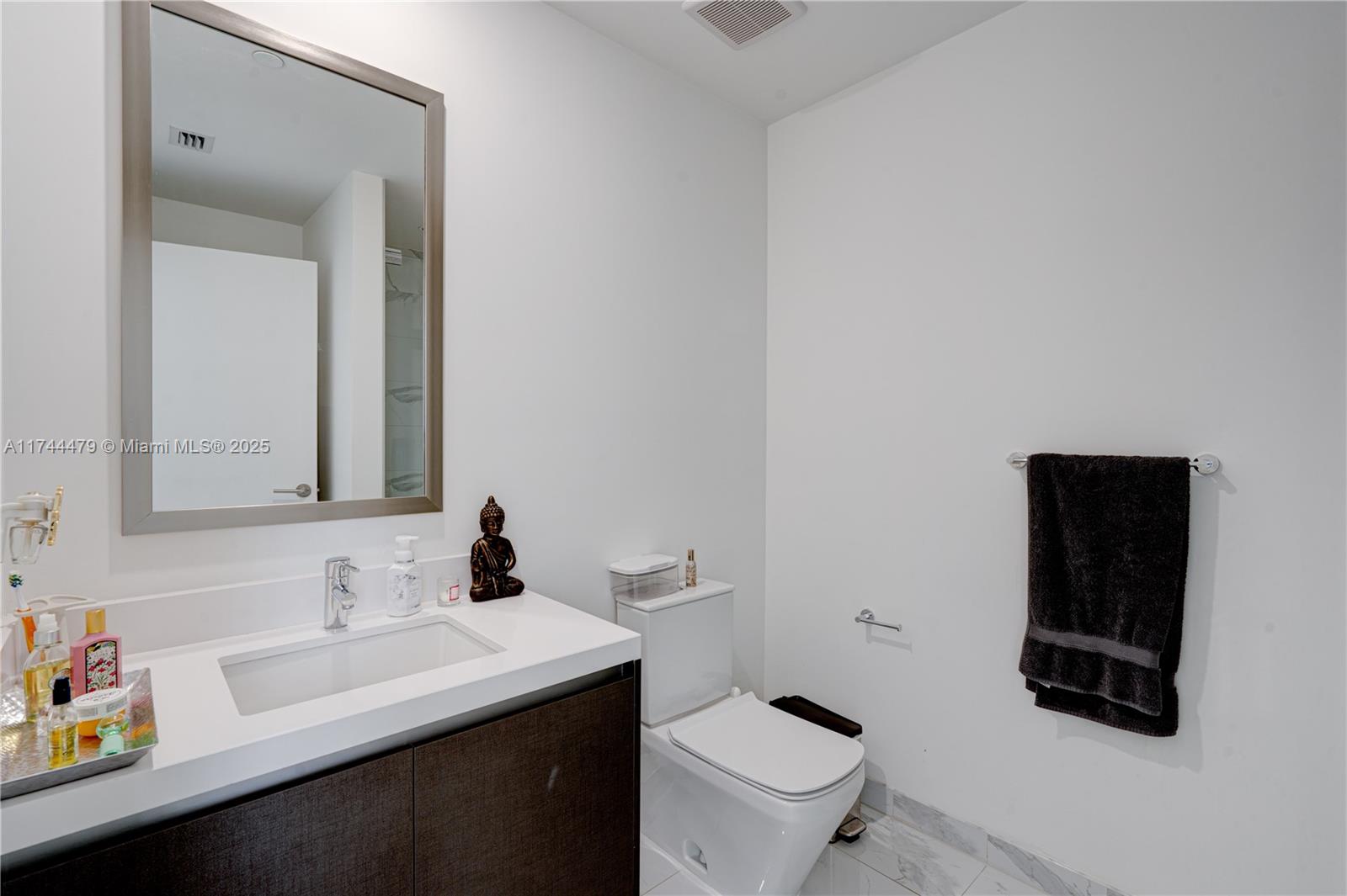 851 NE 1st Ave #2901, Miami FL 33132