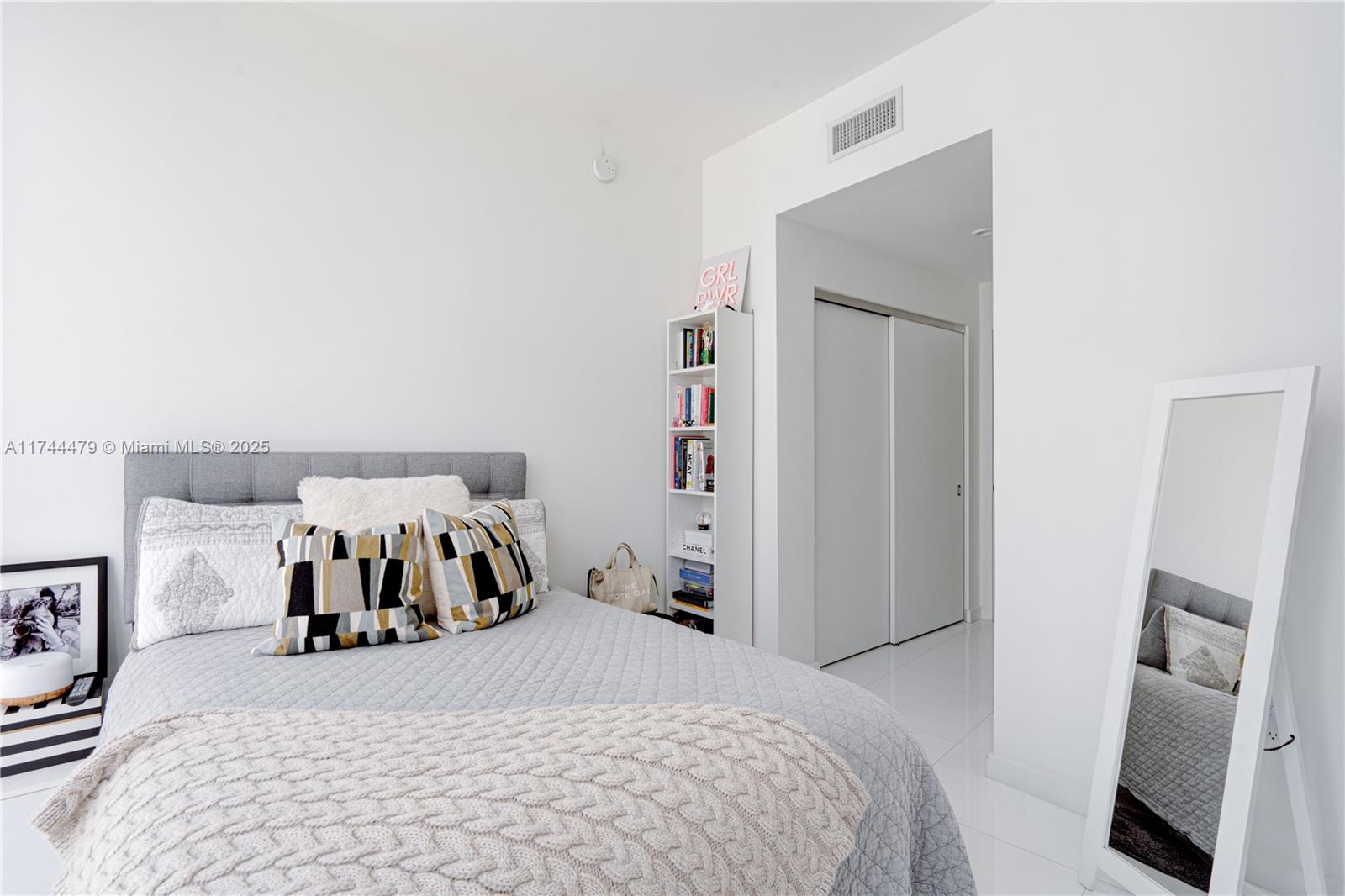 851 NE 1st Ave #2901, Miami FL 33132