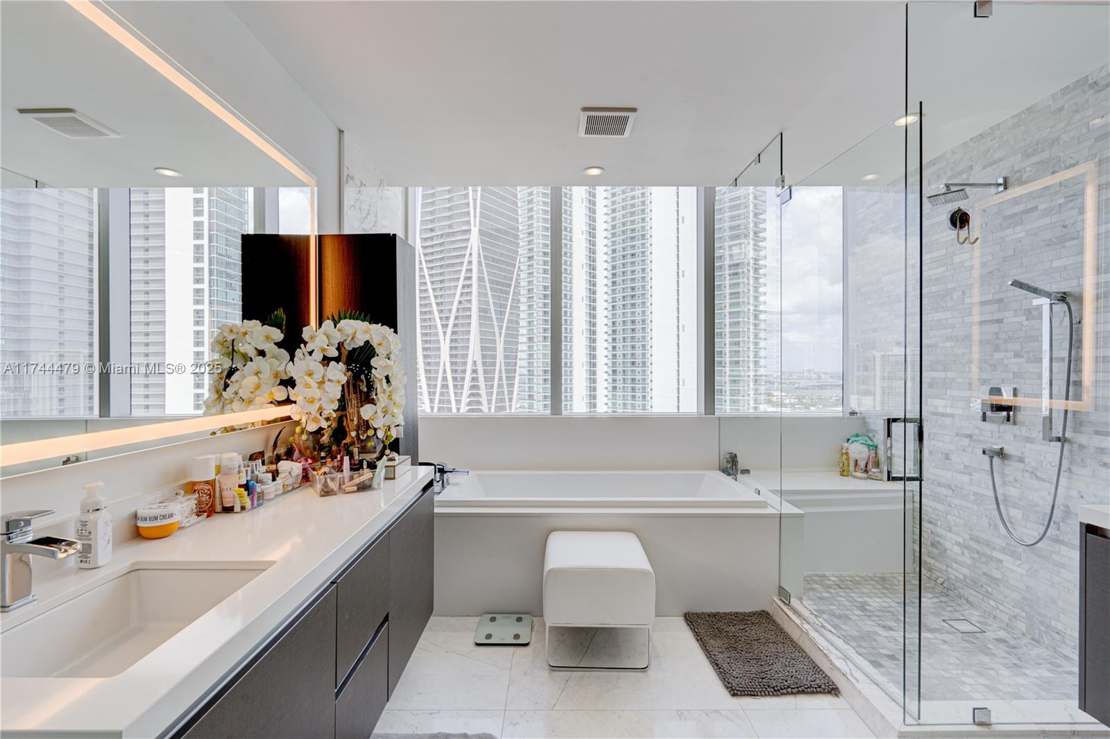 851 NE 1st Ave #2901, Miami FL 33132