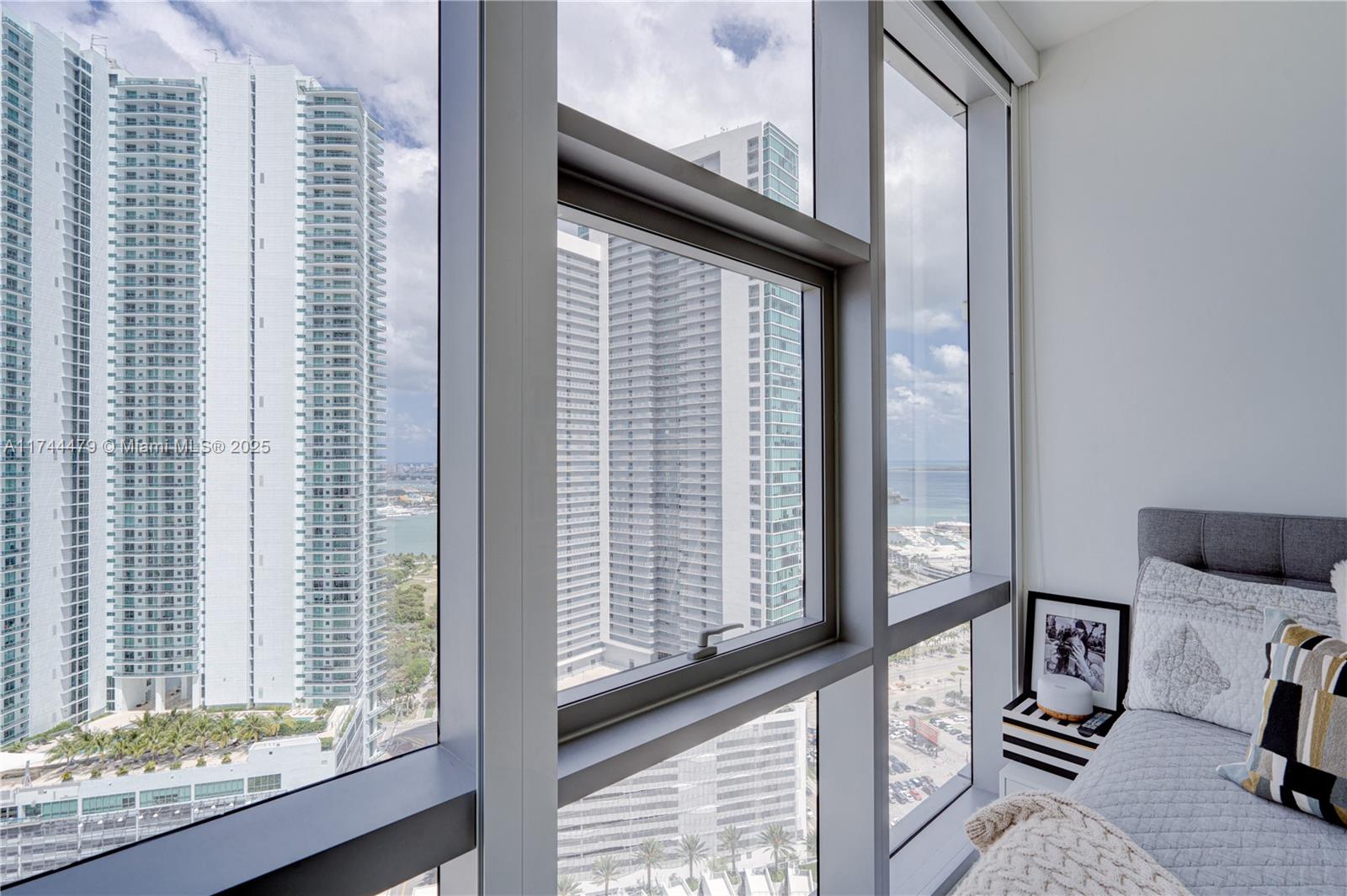 851 NE 1st Ave #2901, Miami FL 33132