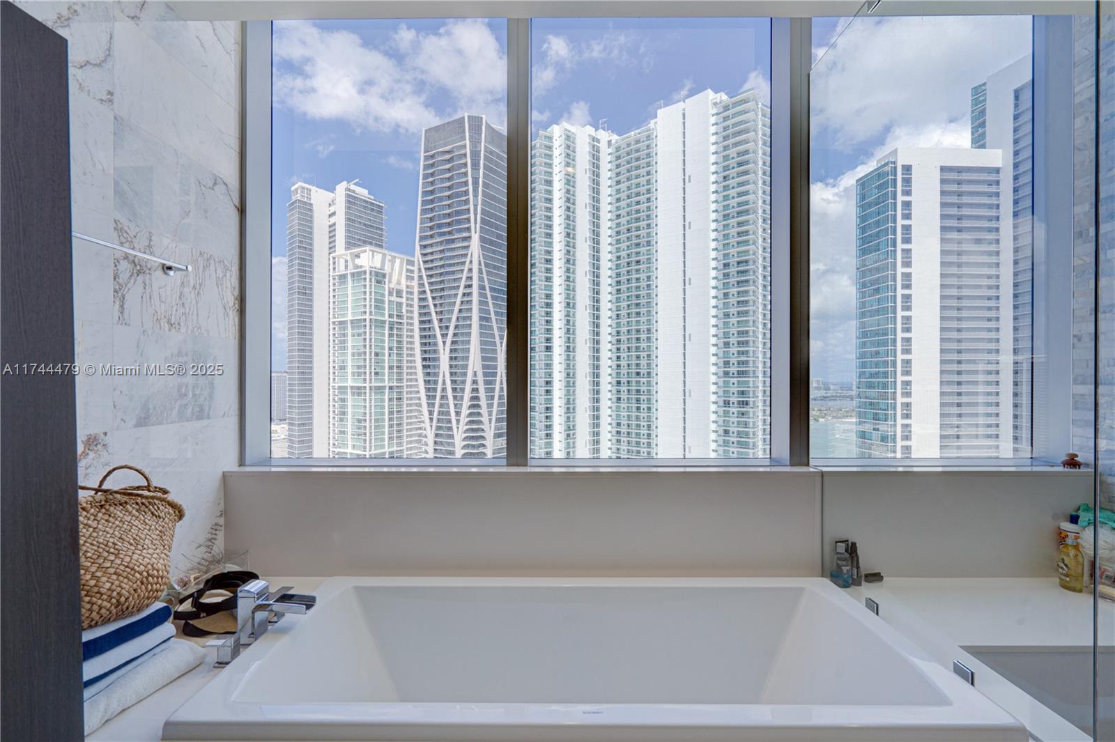 851 NE 1st Ave #2901, Miami FL 33132