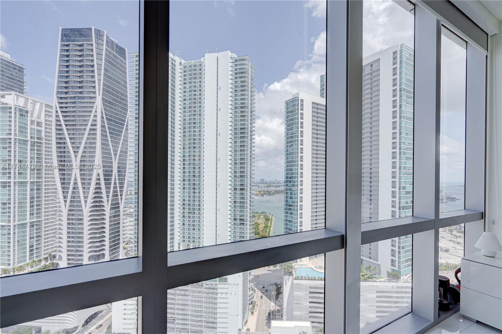 851 NE 1st Ave #2901, Miami FL 33132