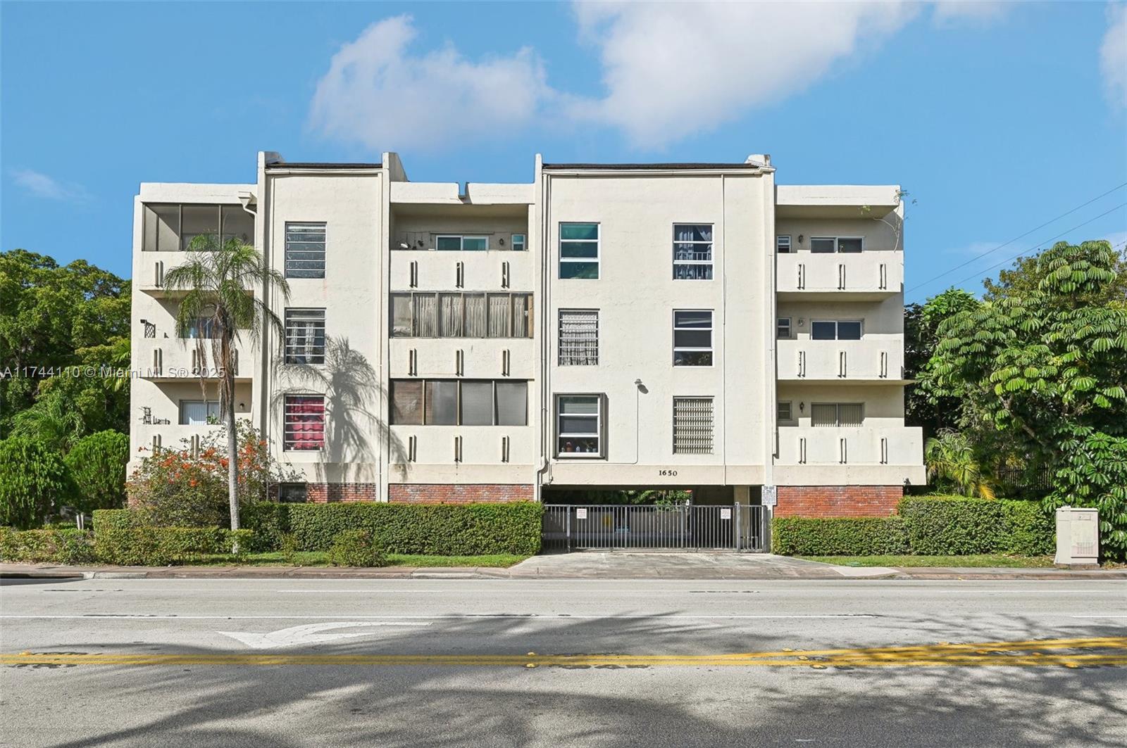 1650 S Le Jeune Rd #303, Coral Gables, Florida image 3