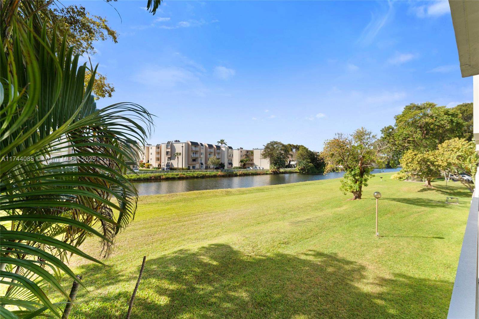 7720 Camino Real Unit E211, Miami, Florida 33143