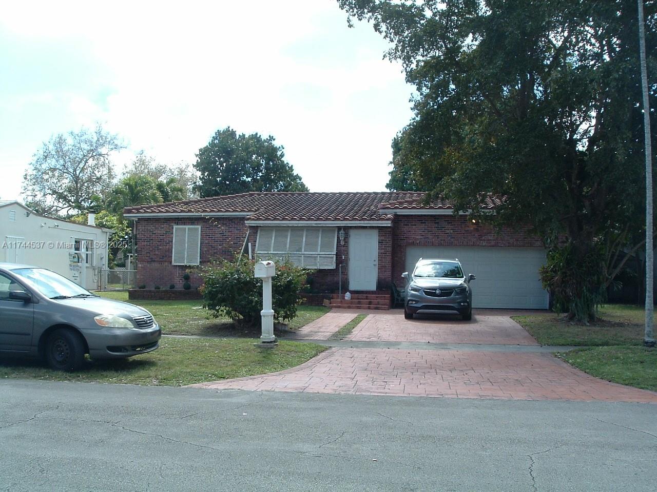 930 Oriole Ave, Miami Springs, Florida image 1