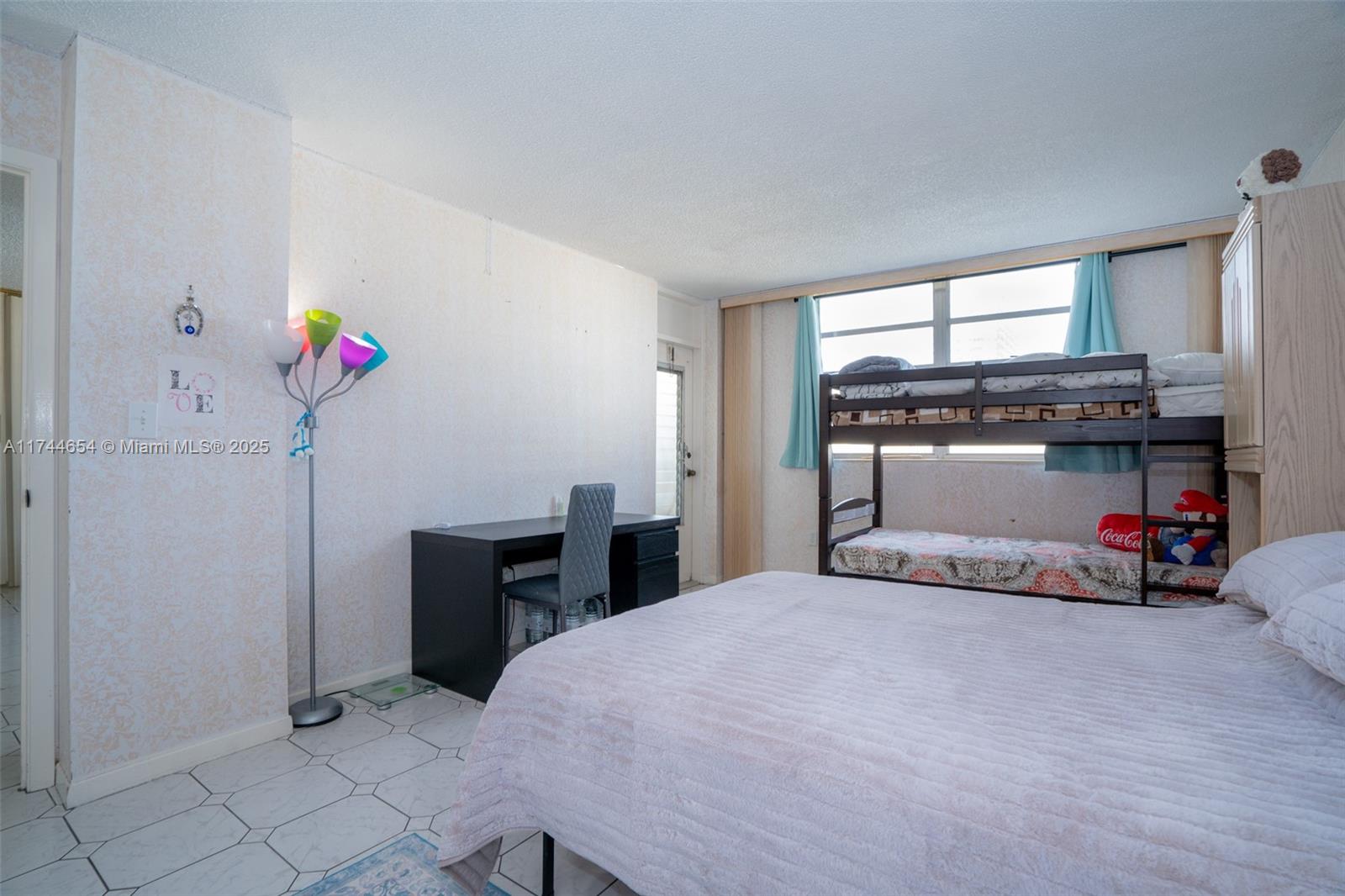 1833 S Ocean Dr #1103, Hallandale Beach, Florida image 11