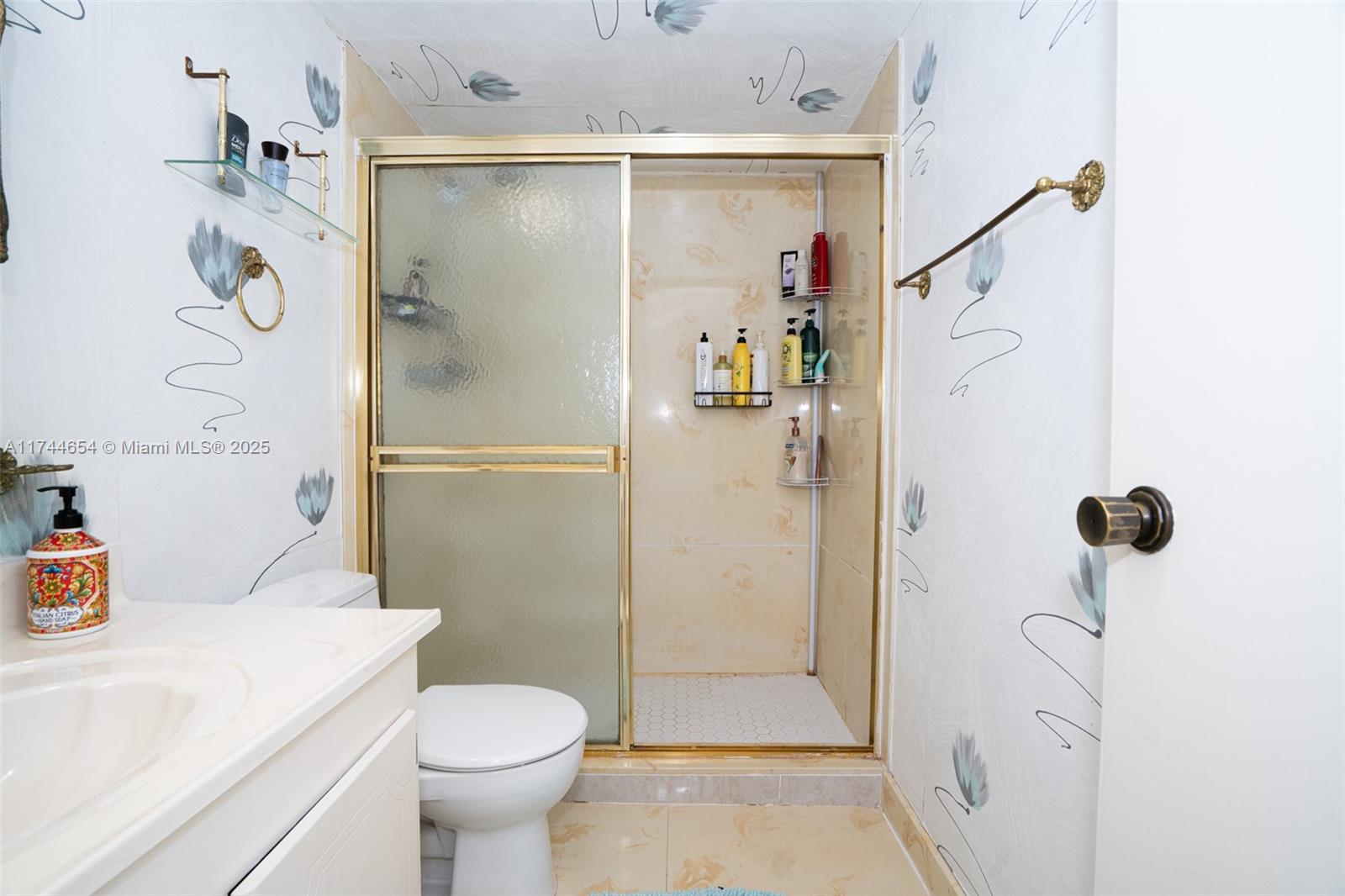 Listing Photo 11