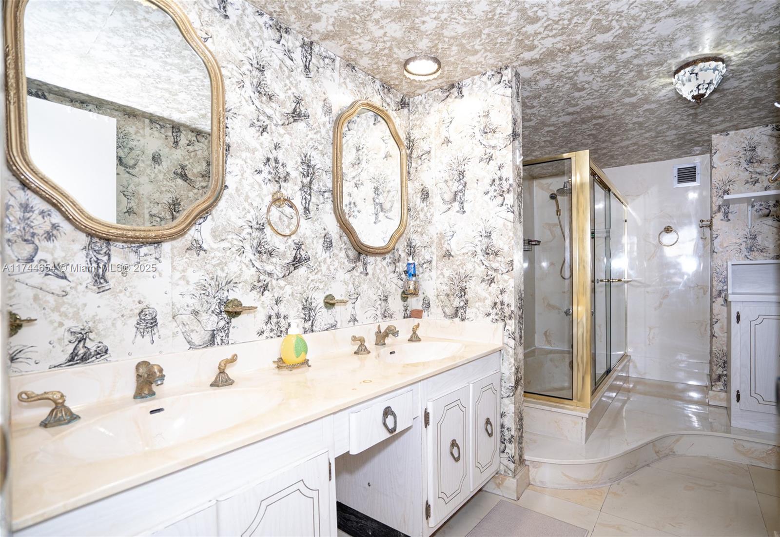 1833 S Ocean Dr #1103, Hallandale Beach, Florida image 13