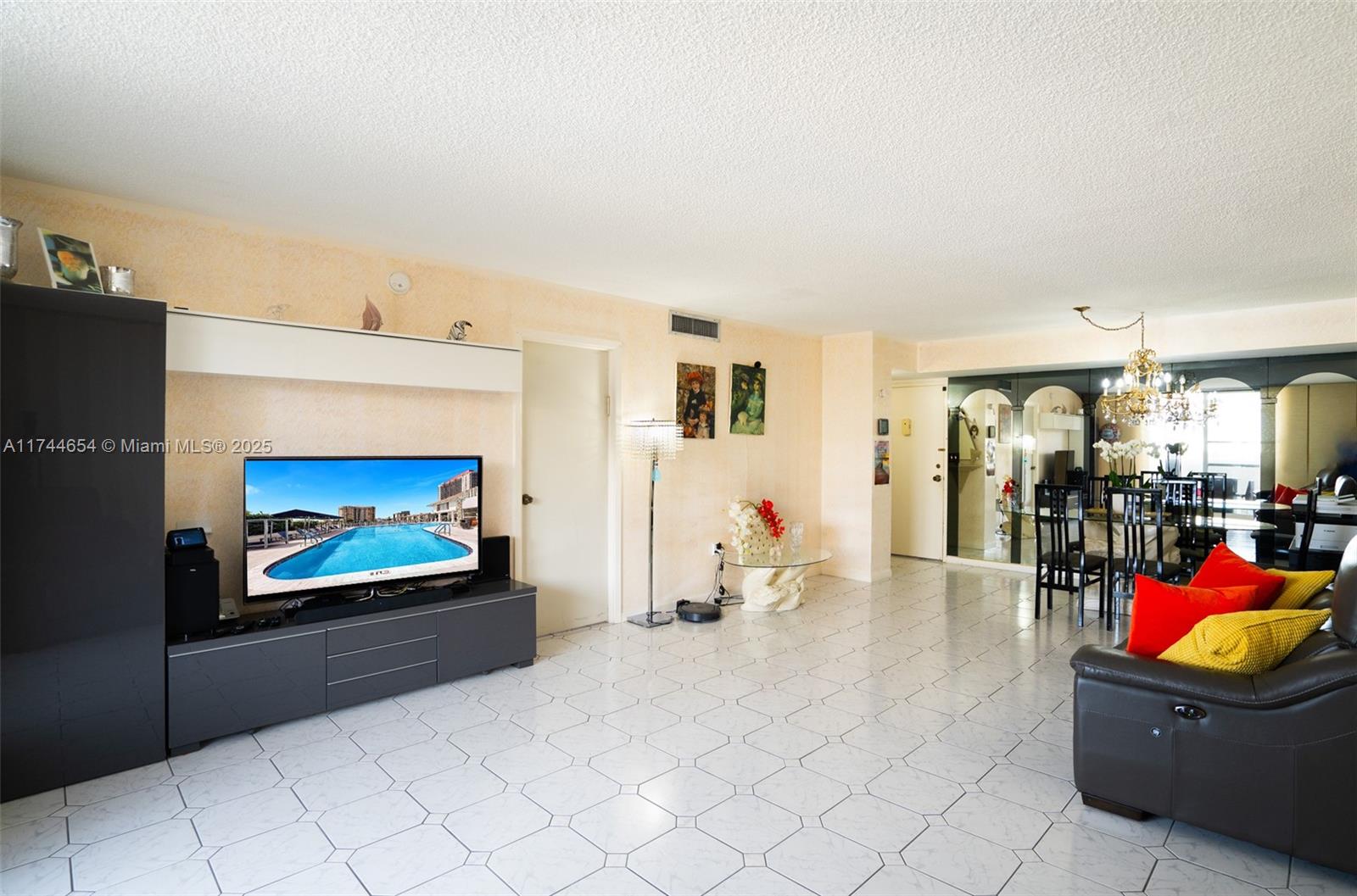 1833 S Ocean Dr #1103, Hallandale Beach, Florida image 2