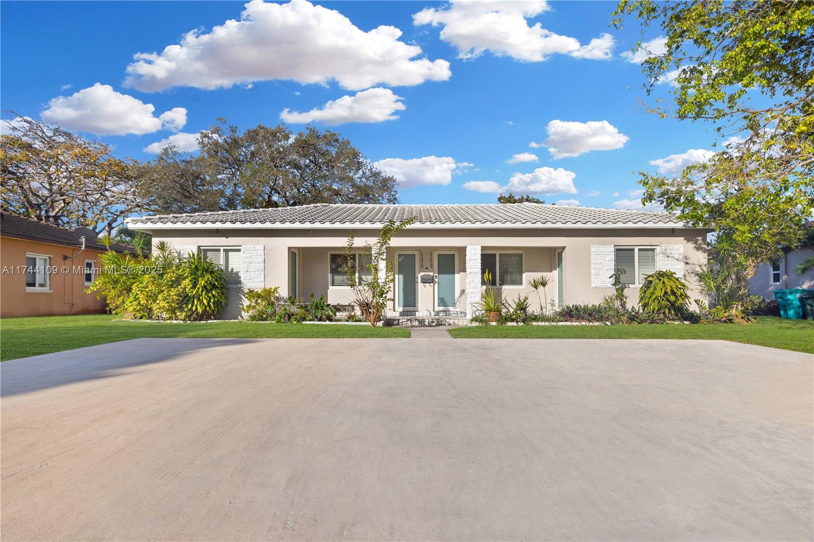 11010 NE 10th Ave, Biscayne Park, Florida image 1