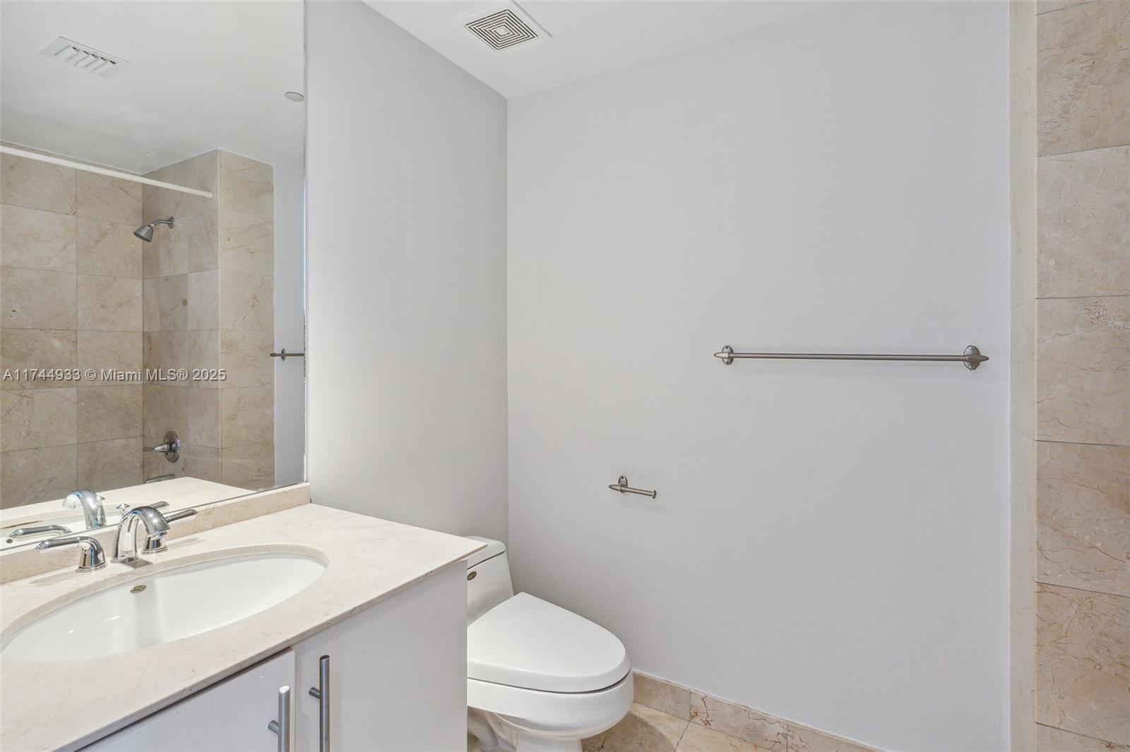 1000 S Pointe Dr #904, Miami Beach FL 33139