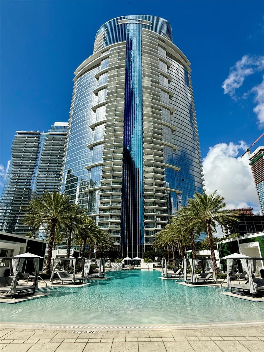 Condo for Sale in Miami, FL