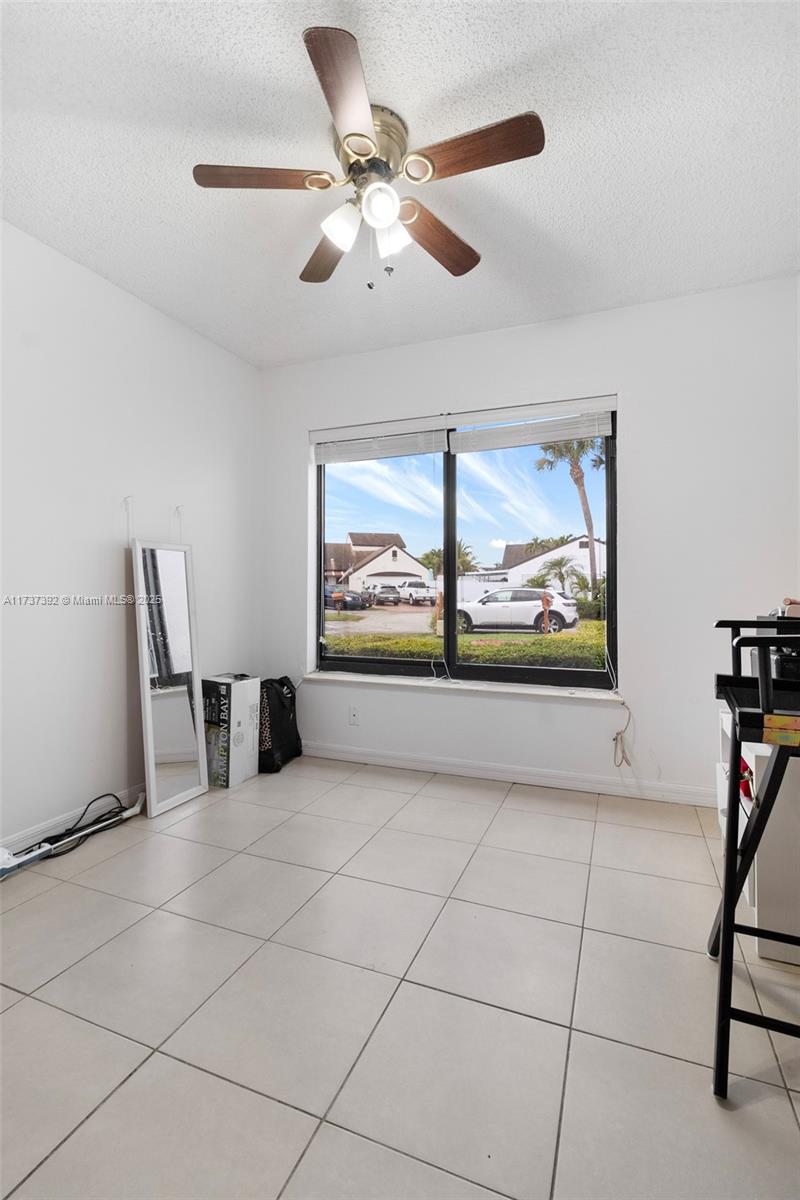 Residential, Hialeah, Florida image 24