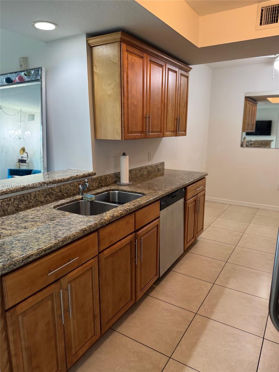 3530 SW 22nd St #706, Miami, Florida image 18