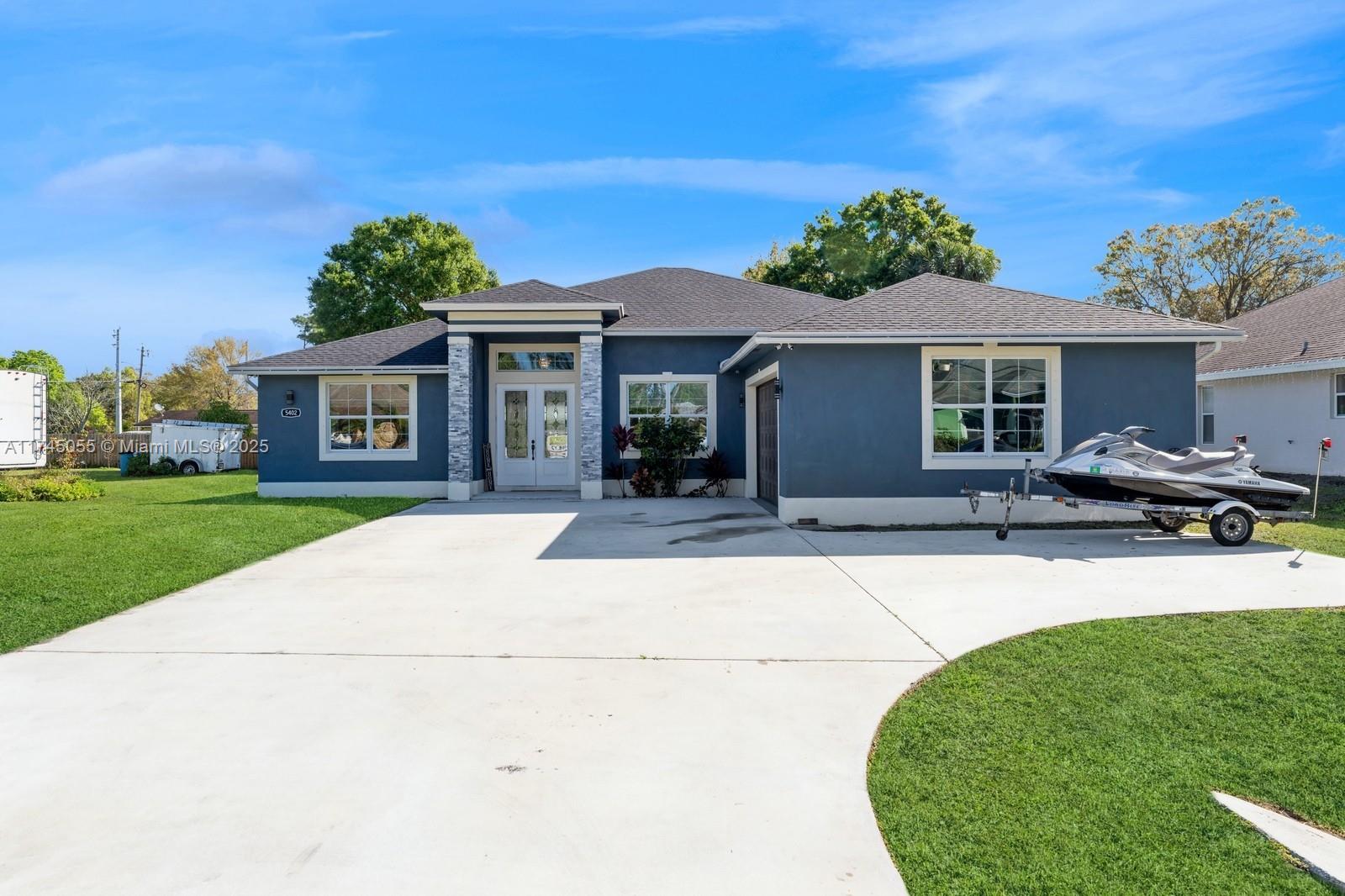 5402 Hickory Dr, Fort Pierce, Florida image 2