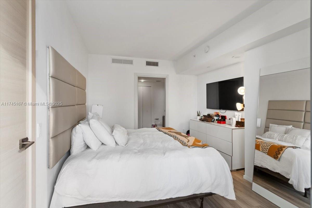 801 S Miami Ave #2902, Miami FL 33130