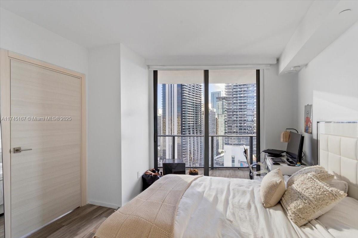 801 S Miami Ave #2902, Miami FL 33130
