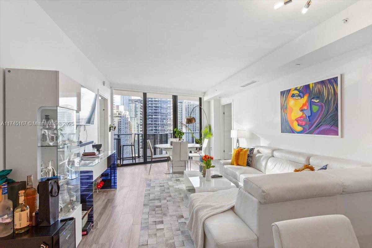 801 S Miami Ave #2902, Miami FL 33130