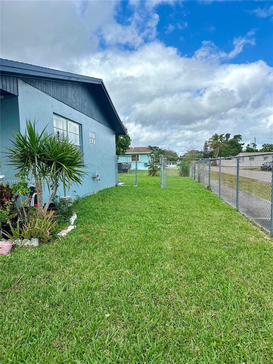 15301 SW 306th St, Homestead, Florida image 3