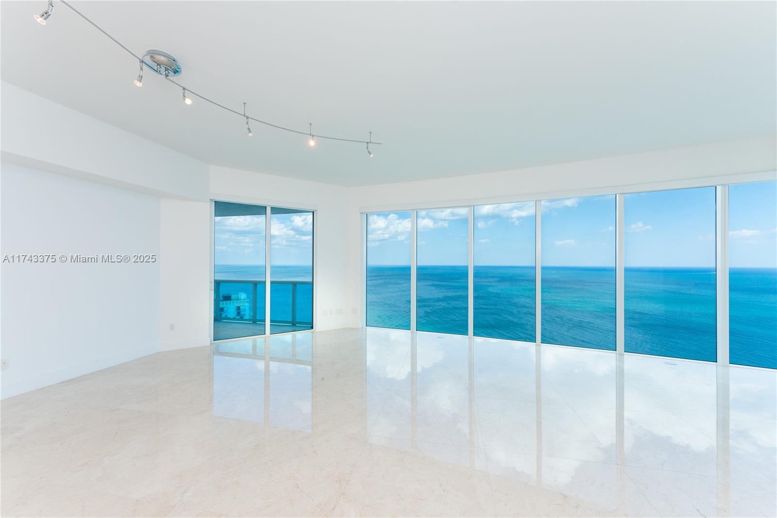 2711 Ocean Dr Unit 3302, Hollywood, Florida 33019