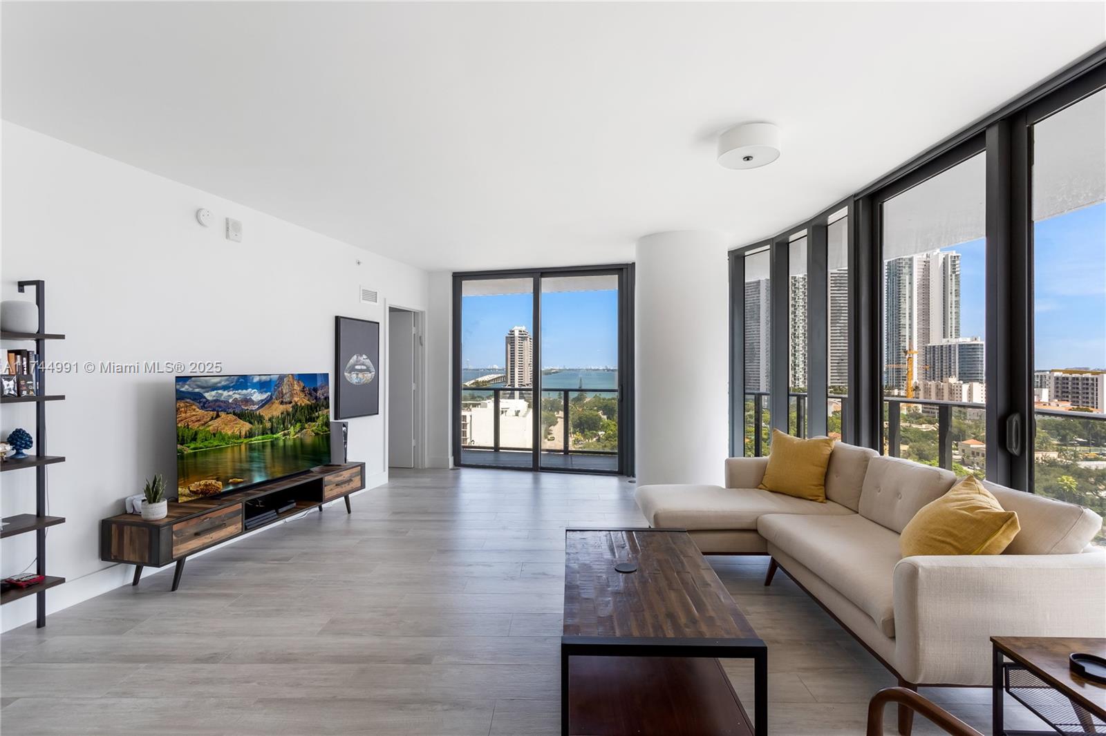 121 NE 34th St #1204, Miami FL 33137